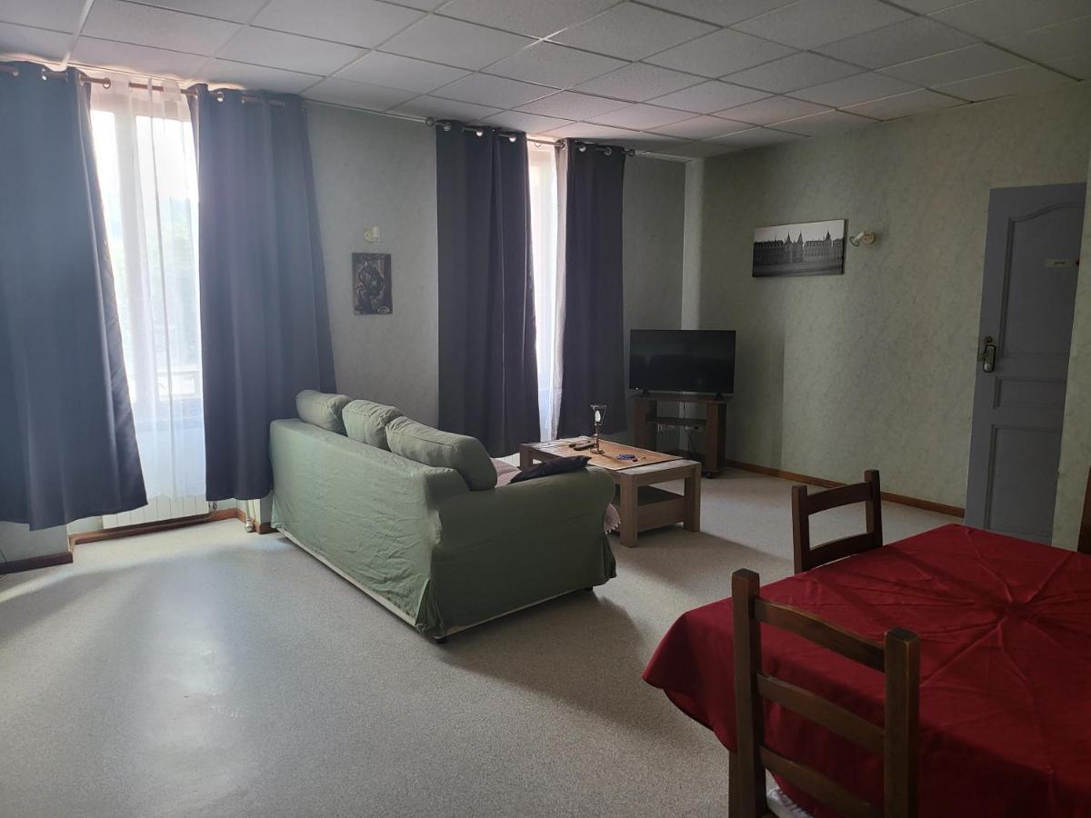 Le Clos Fleuri Bourg-de-Thizy Εξωτερικό φωτογραφία