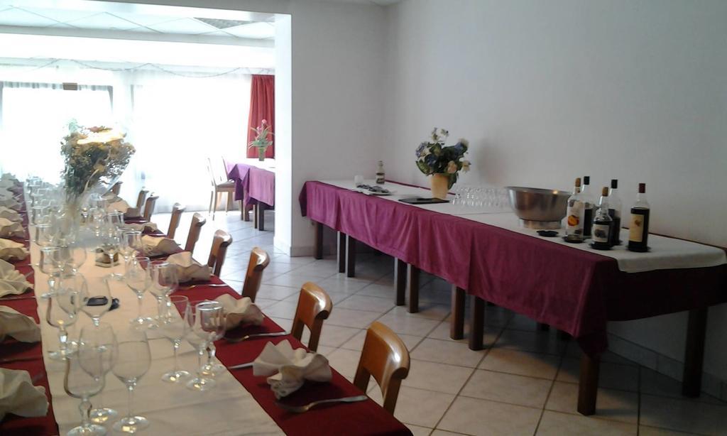 Le Clos Fleuri Bourg-de-Thizy Εξωτερικό φωτογραφία